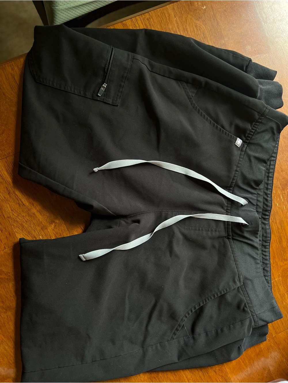 Women’s figs scrub pants joggers M